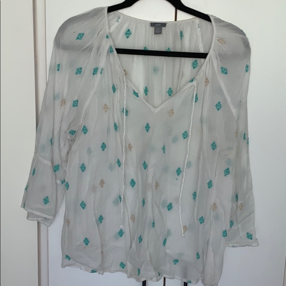 Arie white flutter top w/ green/cream embroidery